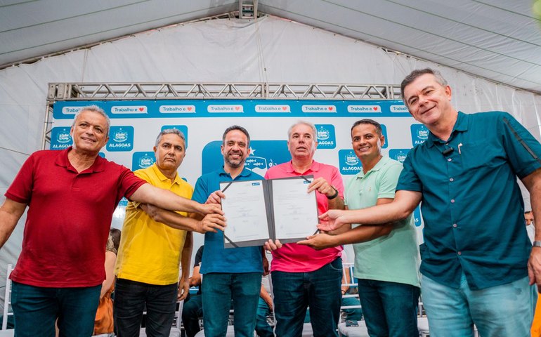 Governador anuncia construção de escola, Cisp e Creche Cria em Canapi