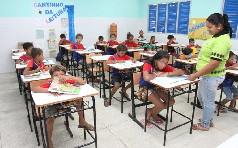 Comunidade Xucuru-Kariri recebe escola com completa infraestrutura
