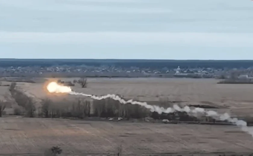 Vídeo mostra ataque aéreo da Ucrânia que eliminou dezenas de soldados russos