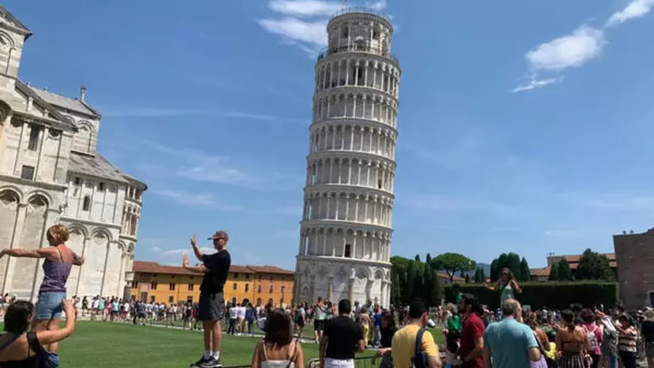 De olho em sustentabilidade, Torre de Pisa inaugura fontes gratuitas de água