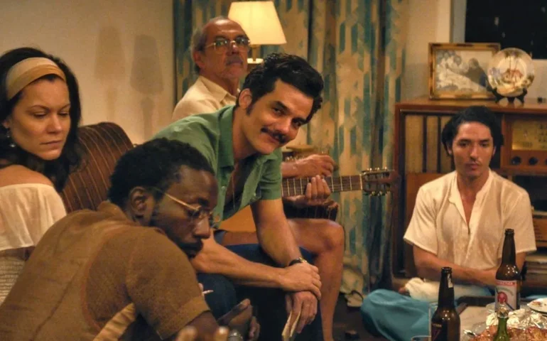 Políticos, entidades e personalidades celebram vitória de 'O agente secreto' no Globo de Ouro