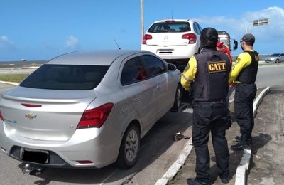 Veículos clandestinos são autuados e retirados de circulação pela SMTT em Maceió
