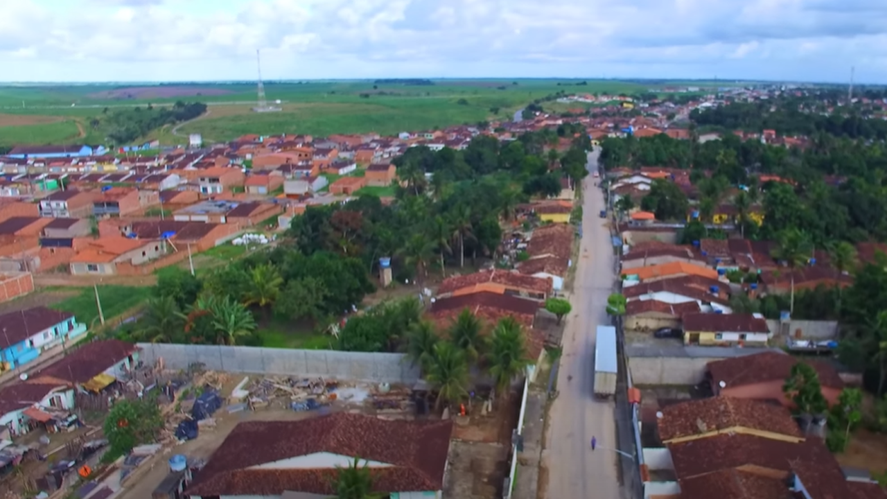 Casal retira vazamentos em adutora de um dos sistemas que atende à cidade de Messias