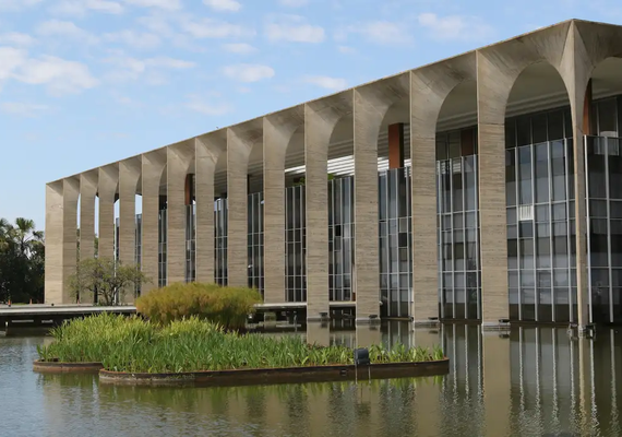 Brasil e EUA devem discutir tarifaço em reunião presencial entre Mauro Vieira e Marco Rubio, em Washington