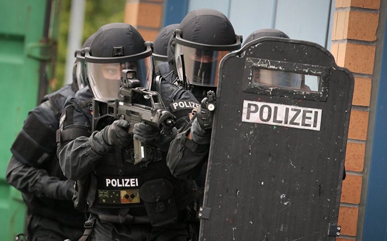 Torcedores de Inglaterra e Sérvia entram em confronto antes de duelo pela Eurocopa