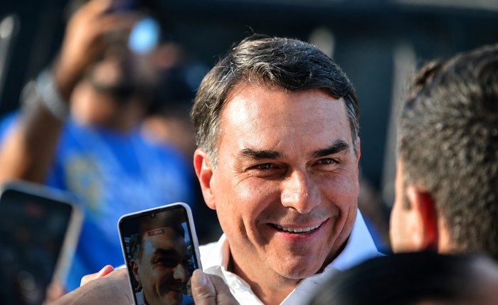 Flávio apoia JHC ao governo; ex-prefeito segue sem declarar voto