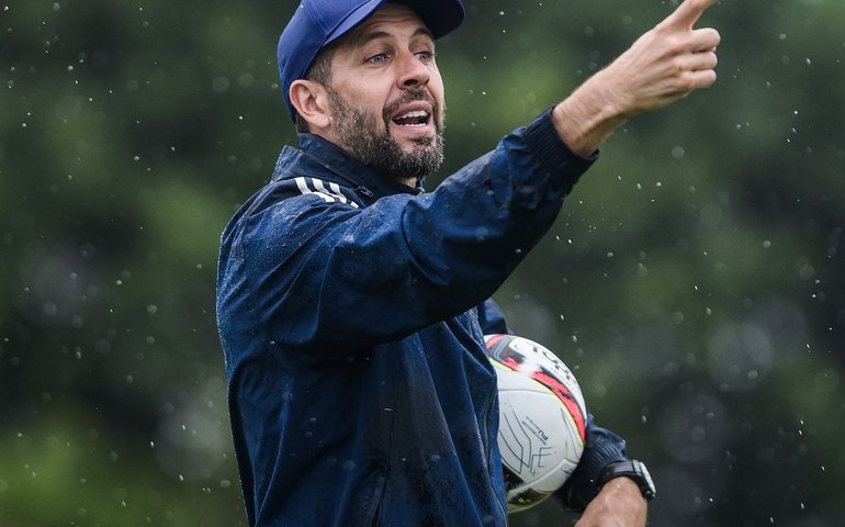 Internacional anuncia a contratação do uruguaio Paulo Pezzolano