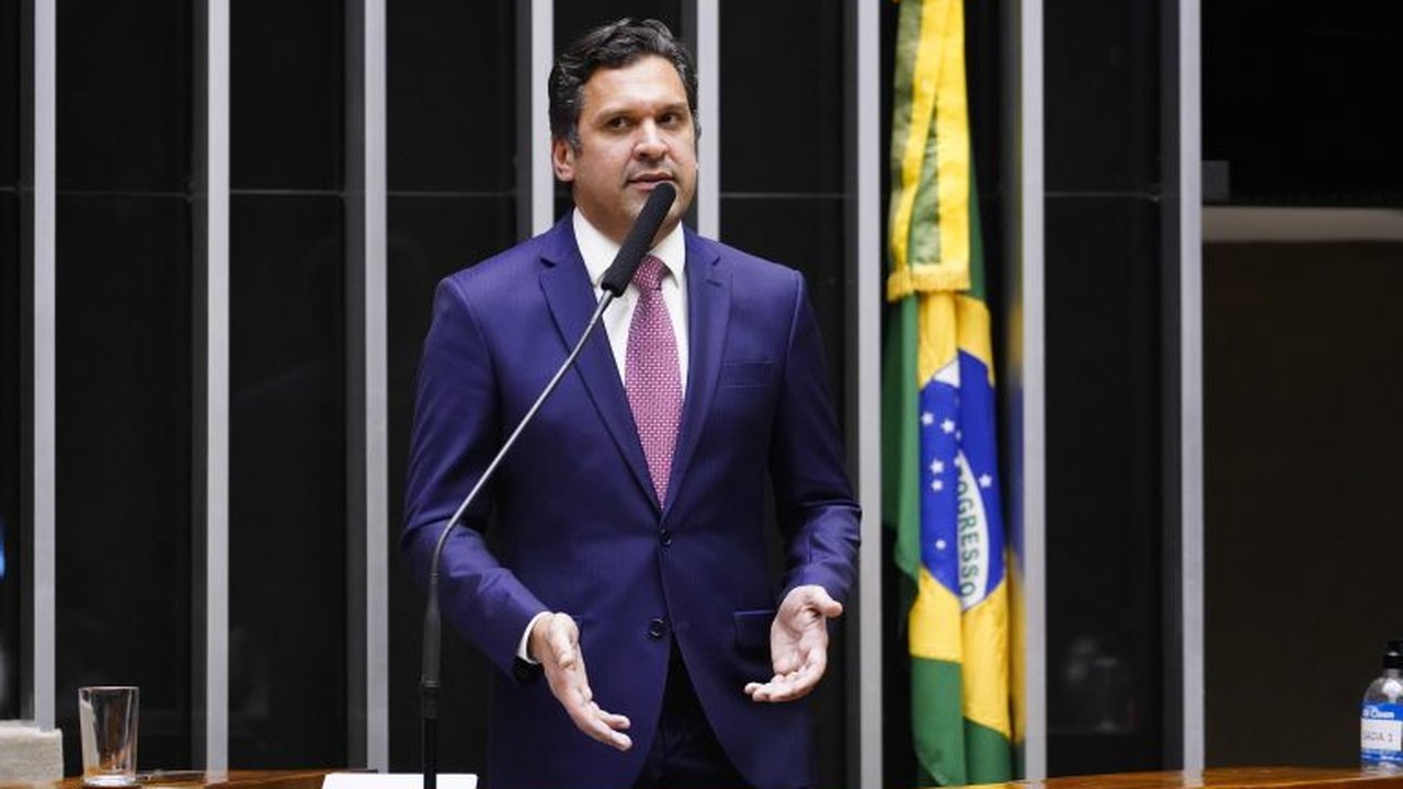 Relatório da MP com nova estrutura dos ministérios será analisado nesta terça