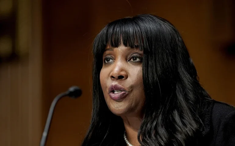 Lisa Cook processa Trump por tentativa de demiti-la do BC dos EUA