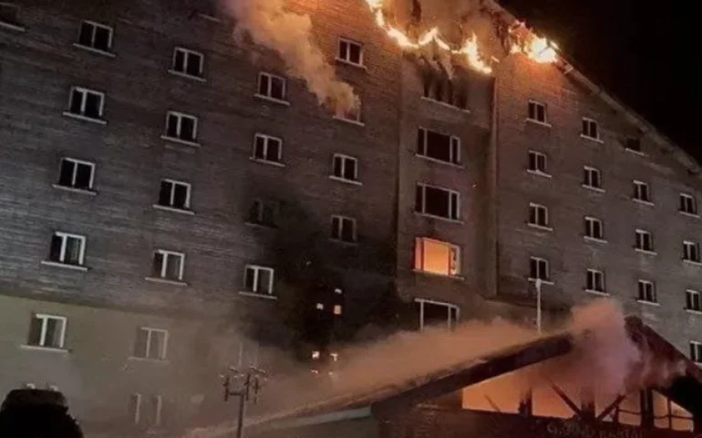 Incêndio em hotel na Turquia deixa ao menos 66 mortos e 51 feridos