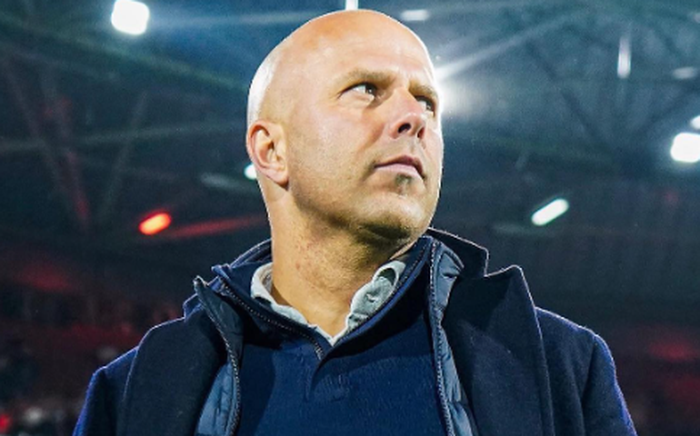 Slot desiste de festa de premiação após tragédia em desfile que feriu torcedores do Liverpool