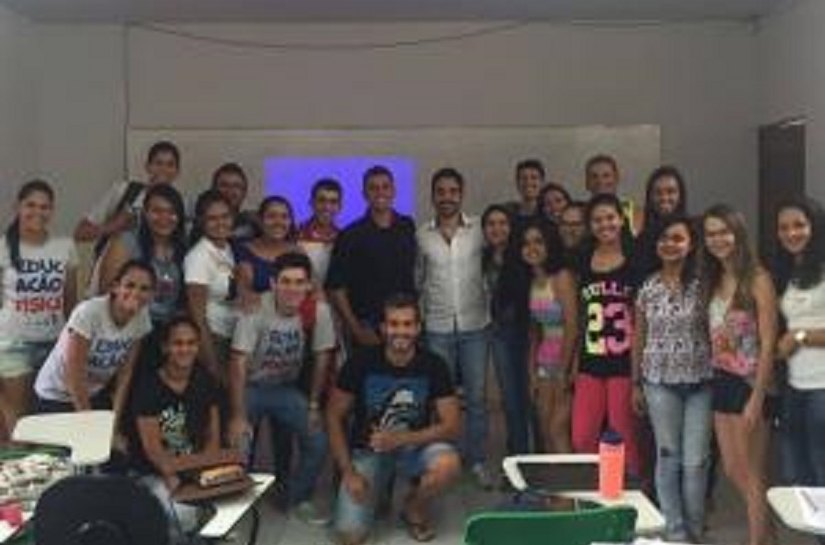 Preparador físico alvinegro palestra para futuros educadores da Ufal