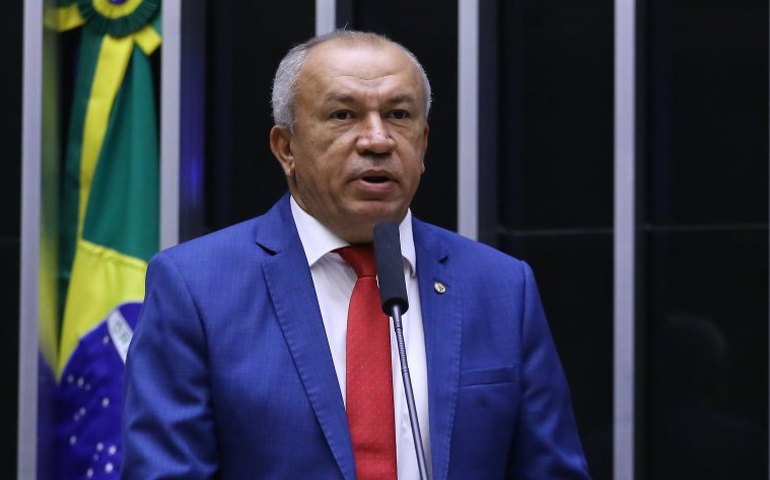 Comissão aprova proposta que permite uso de fundo da aviação em desapropriações