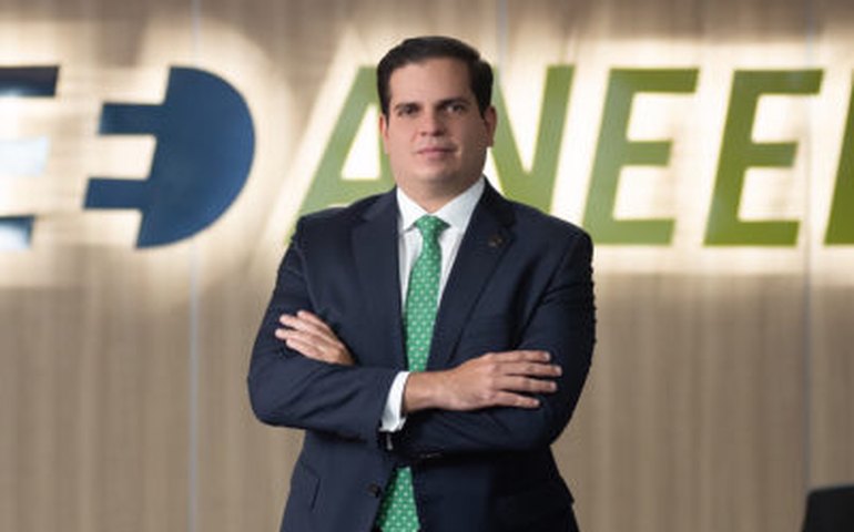 Diretor-geral da Aneel diz que bandeira vermelha pode subir mais de 20%