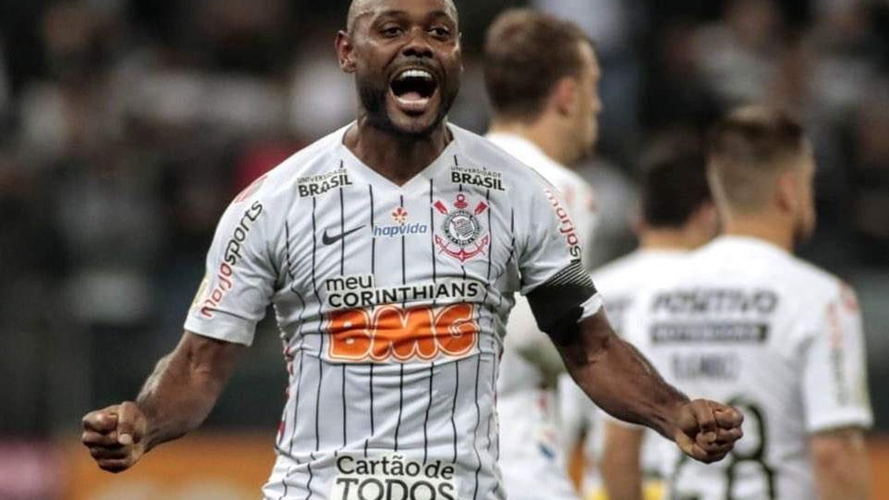 Já no Casaquistão, Vagner Love espera estrear logo pelo novo clube