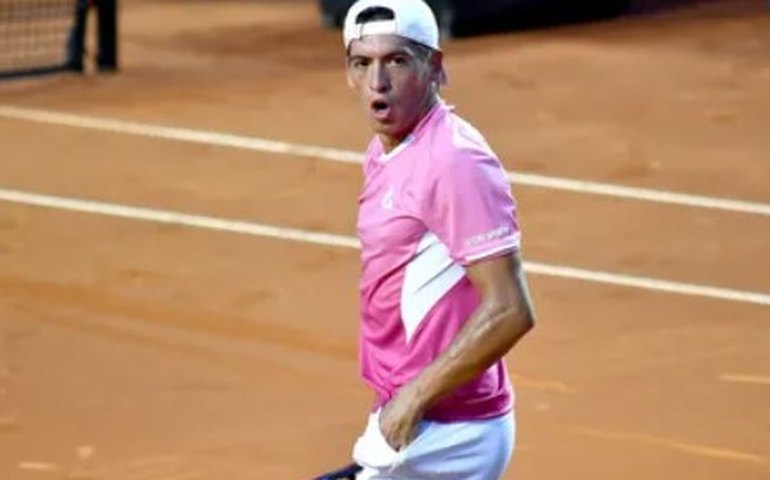 Bicampeão do Rio Open, Baez mantém embalo e decide título de Santiago com Djere