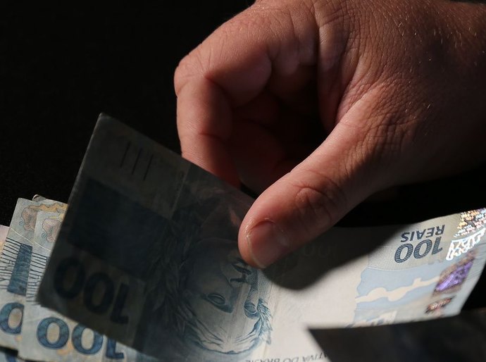 Mercado prevê inflação de 5,24% e PIB de 2,21 em 2025