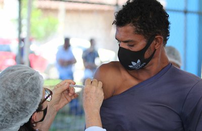 Coruripe inicia nesta terça (06) a vacinação de pessoas com 37 anos acima  
