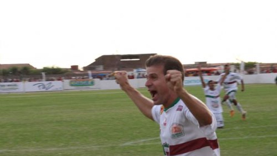 Com três expulsos, pênalti perdido e gol de Túlio, CSE vence CEO por 4 a 2