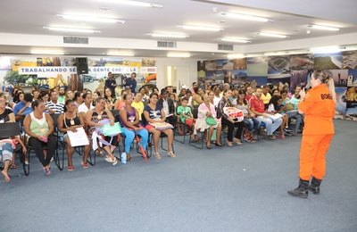 Estado entrega 96 unidades habitacionais no Vale do Reginaldo