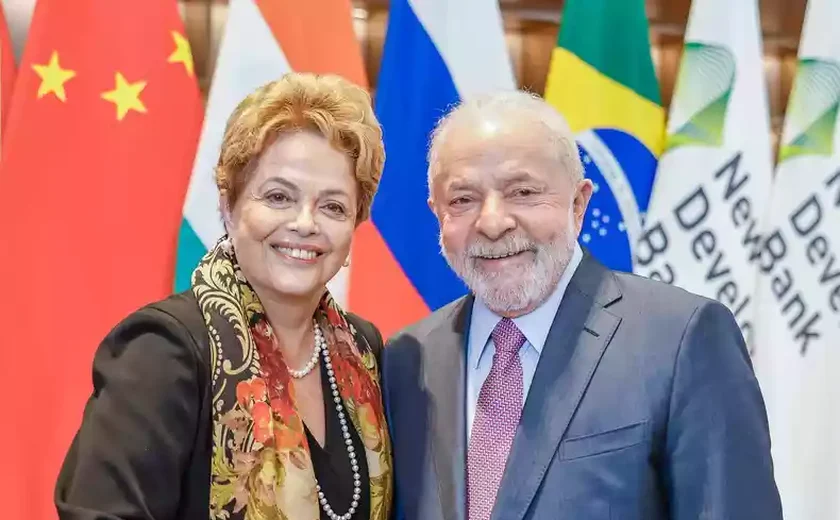 Lula recebe Dilma Rousseff no Palácio da Alvorada nesta sexta