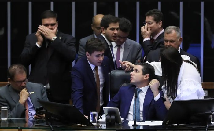 Justiça só pode processar penalmente os parlamentares com prévia autorização da Casa legislativa