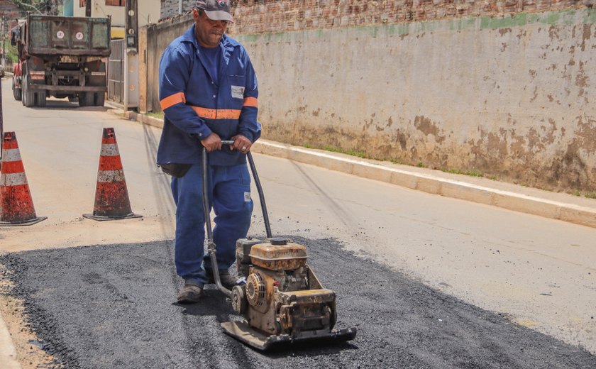 Operação Tapa-buraco levou mais de 1.800 toneladas de asfalto para 124 ruas da capital