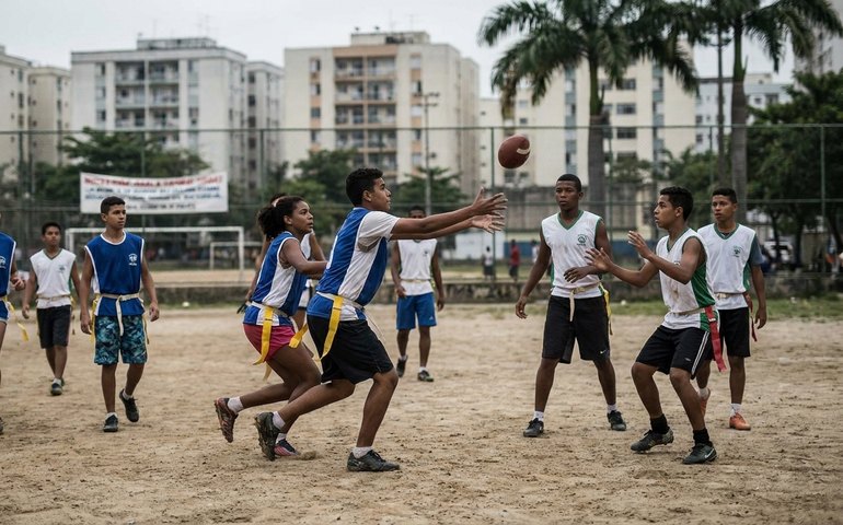 NFL lança perfil em português para impulsionar flag football entre jovens brasileiros