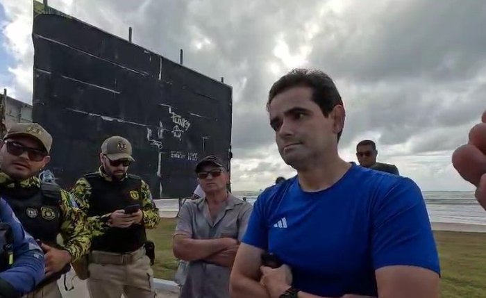 Deputado Lelo Maia aparece em novo vídeo discutindo com agentes de trânsito em Maceió Deputado Lelo Maia aparece em novo vídeo discutindo com agentes de trânsito em Maceió