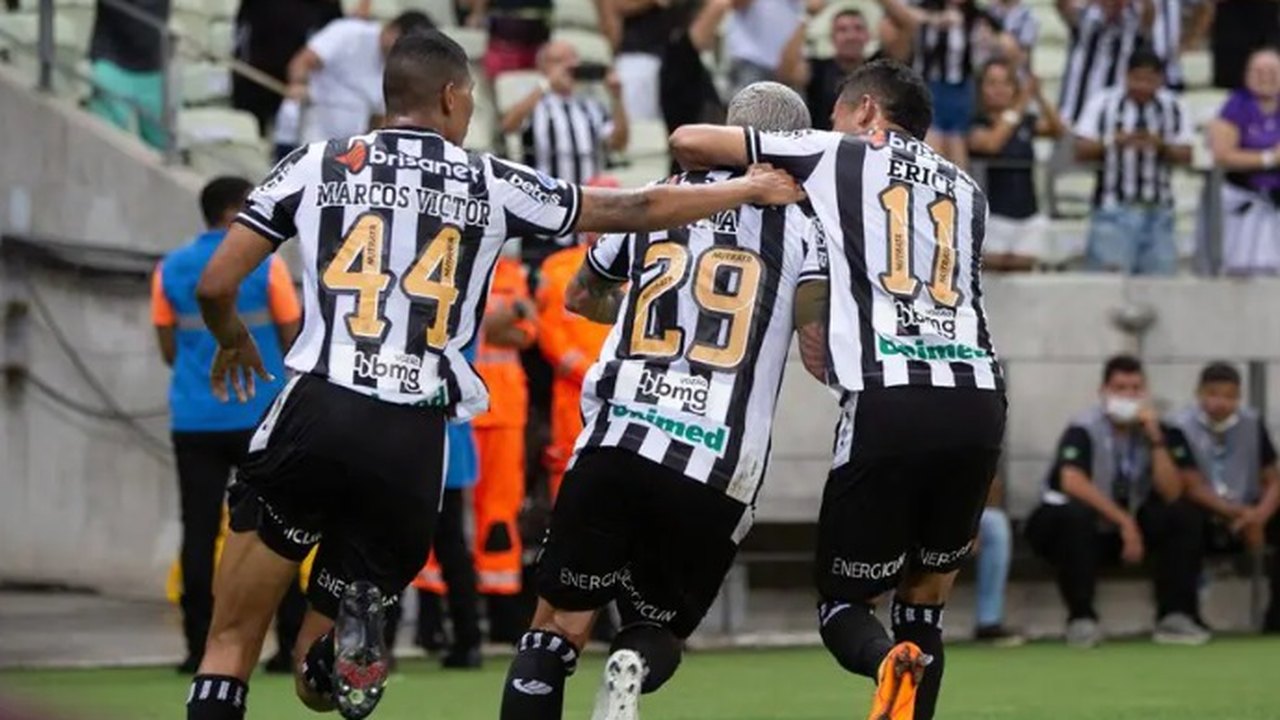 Corinthians leva virada do Ceará em noite de golaços e perde chance de ser líder
