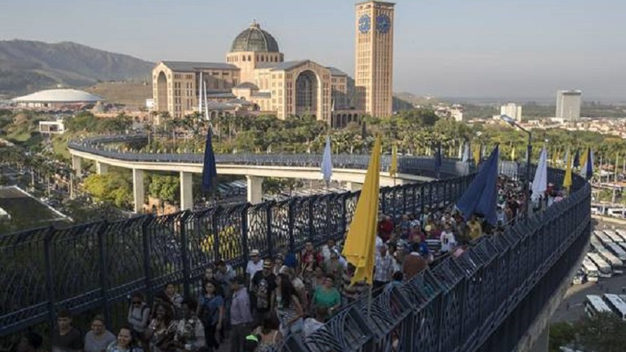 Santuário de Aparecida entra na Justiça para reabrir, diz site