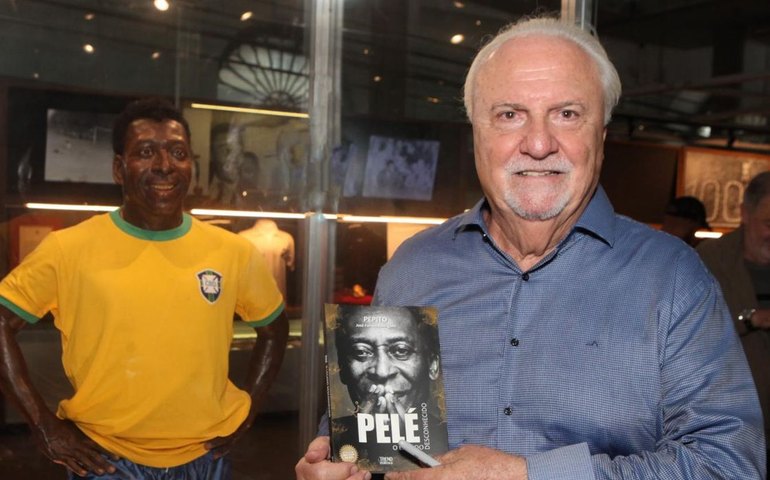 Em livro, melhor amigo afirma que “melhor Pelé” esteve fora de campo