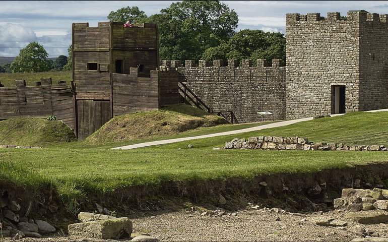 Sapatos e bolsas de couro da Idade Média são desenterrados na Noruega (FOTOS)