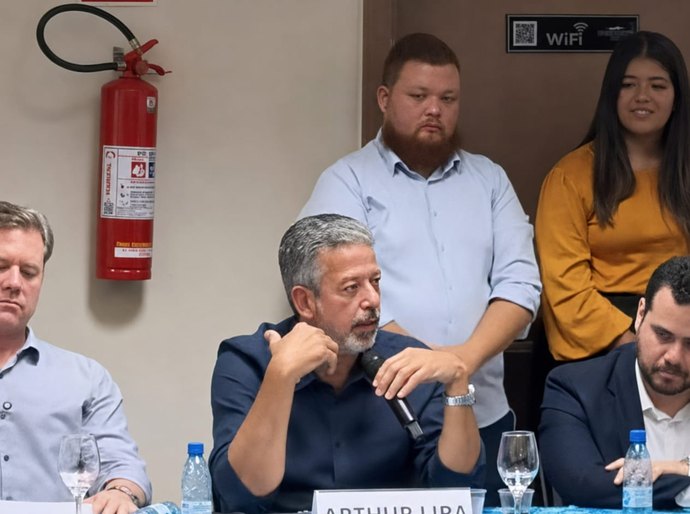 Arthur Lira recebe entidades do trade turístico e reforça compromisso de ampliar investimentos em Alagoas
