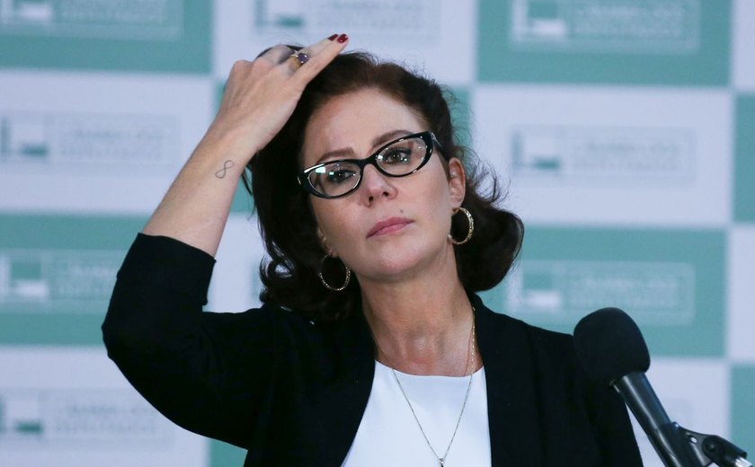 Justiça da Itália mantém prisão de Carla Zambelli, diz AGU