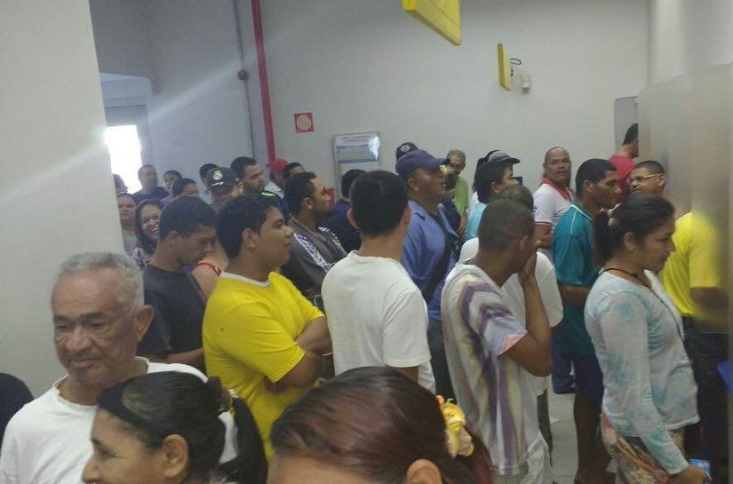 Servidores públicos de São Miguel começam a receber seus pagamentos