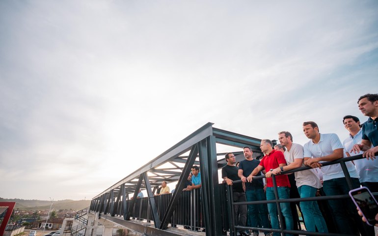 Paulo Dantas e Renan Filho entregam equipamentos e inauguram passarela em Murici