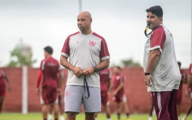 Barroca lança livro sobre treinadores e defende literatura de futebol no Brasil: 'Deixar aprendizado'