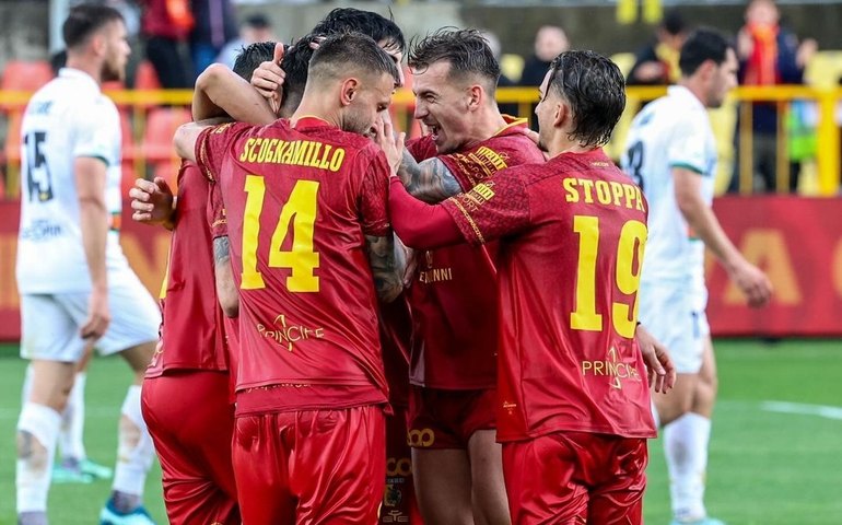 Com 2 rodadas de antecedência, Parma garante volta à elite da Itália após 3 anos ausente