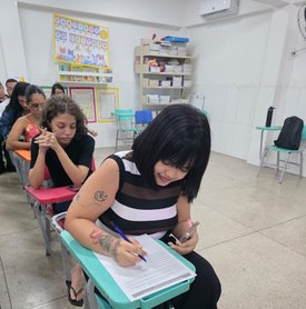 Curso gratuito de inglês da Prefeitura de Maceió transforma relação de aluna com o idioma