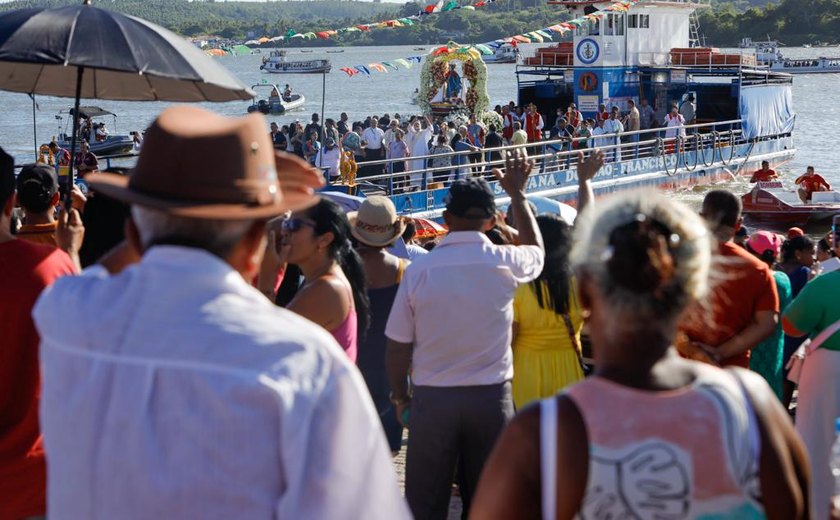 CHESF aumentará vazão do Rio São Francisco para procissão dos 140 anos do Bom Jesus dos Navegantes