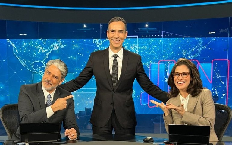 William Bonner se despede do Jornal Nacional após 29 anos; César Tralli assume a bancada