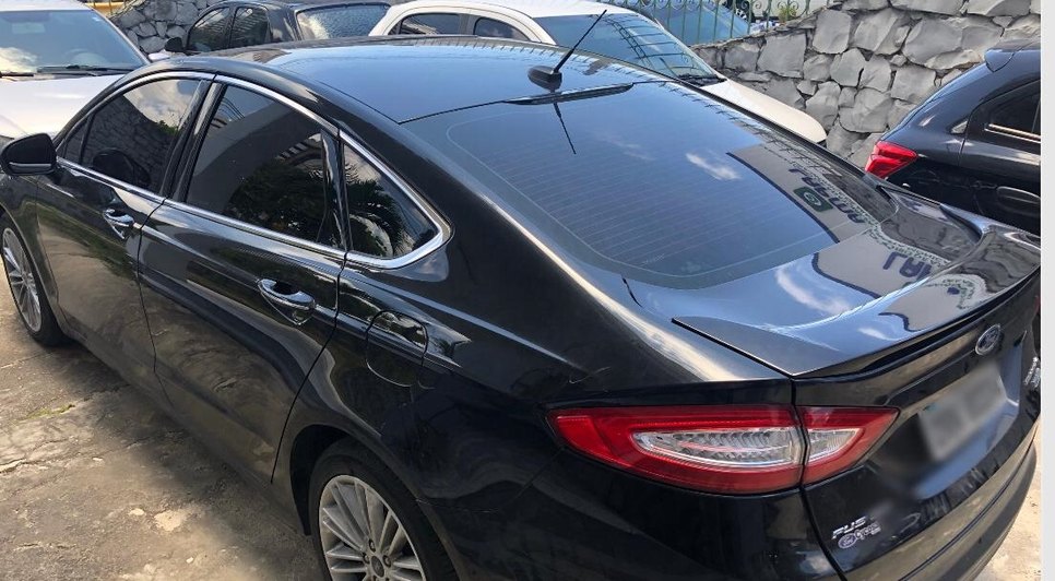 Denarc apreende carro de luxo