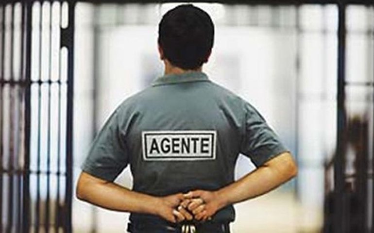 Agentes cobram melhores condições de trabalho e ameaçam greve
