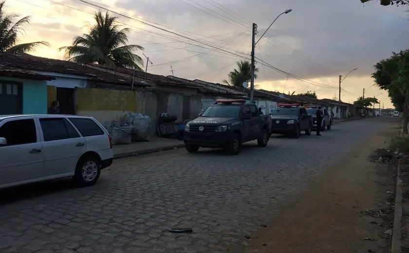 Homem é morto em frente à igreja no Gama Lins