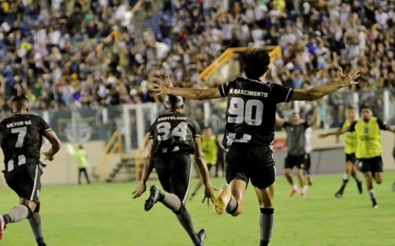 Com muita confusão, Botafogo empata com Sergipe no fim e avança na Copa do Brasil