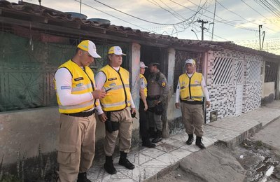 Ronda no Bairro acolhe família em situação de vulnerabilidade e articula apoio social em Rio Largo