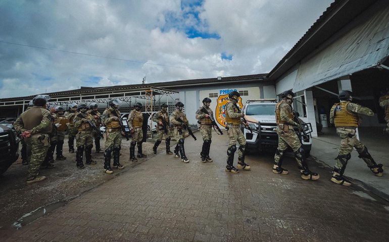 Operação de combate à comunicação ilícita encontra celulares e bilhetes em presídios alagoanos