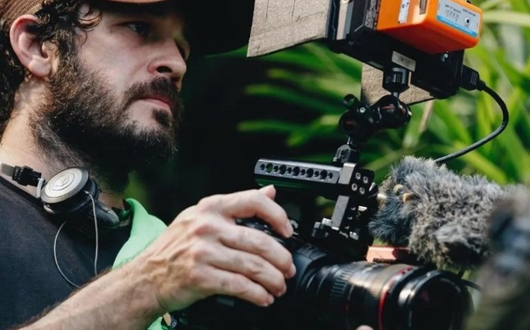 'Viúvo do Twitter': Suposta amante afirma que foi coagida pelo influenciador digital