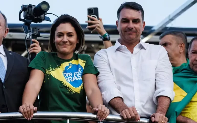Resistência de Michelle a apoiar Flávio Bolsonaro em 2026 gera crise interna no PL